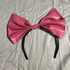 Pink latex bow